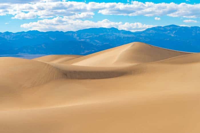 Golden Sand Dunes Blue Mountain Vista — tablet wallpaper